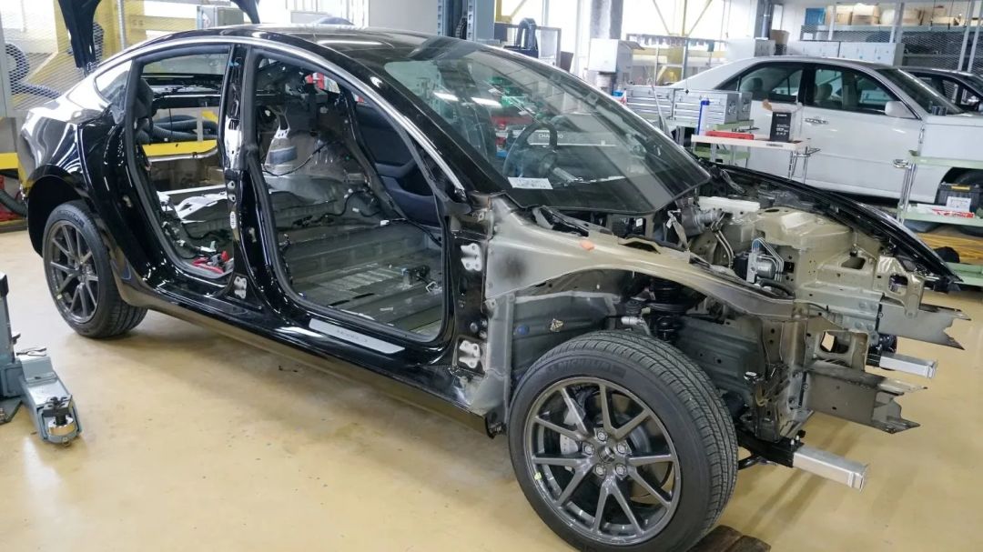 日本工程师手拆特斯拉Model 3,惊呼:核心芯片已领先同行6年