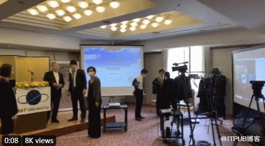 日本畢業典禮變“殭屍開會”！學生遠端遙控，機器人代領畢業證，校長居然沒笑場